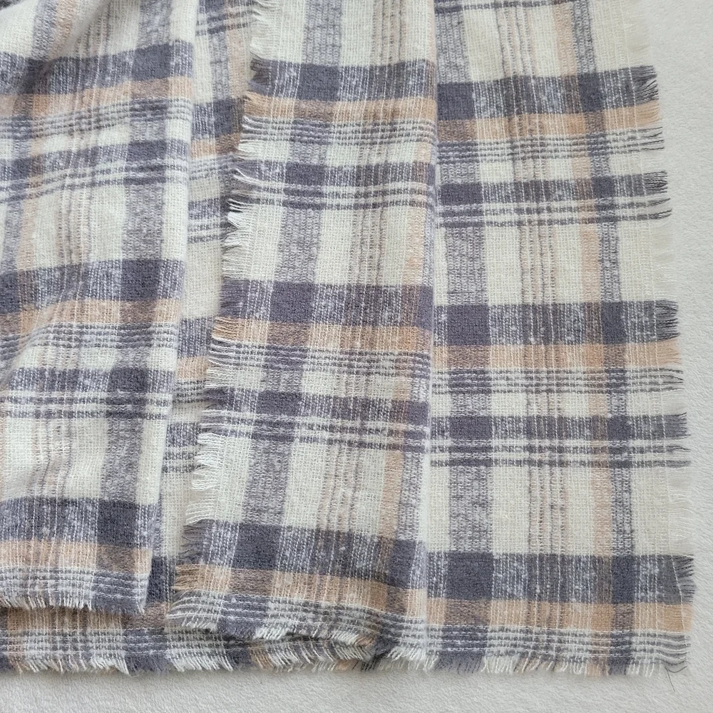 Soft & Cozy Plaid Blanket Scarf EUC Grey Tan Checkers Unisex Wrap